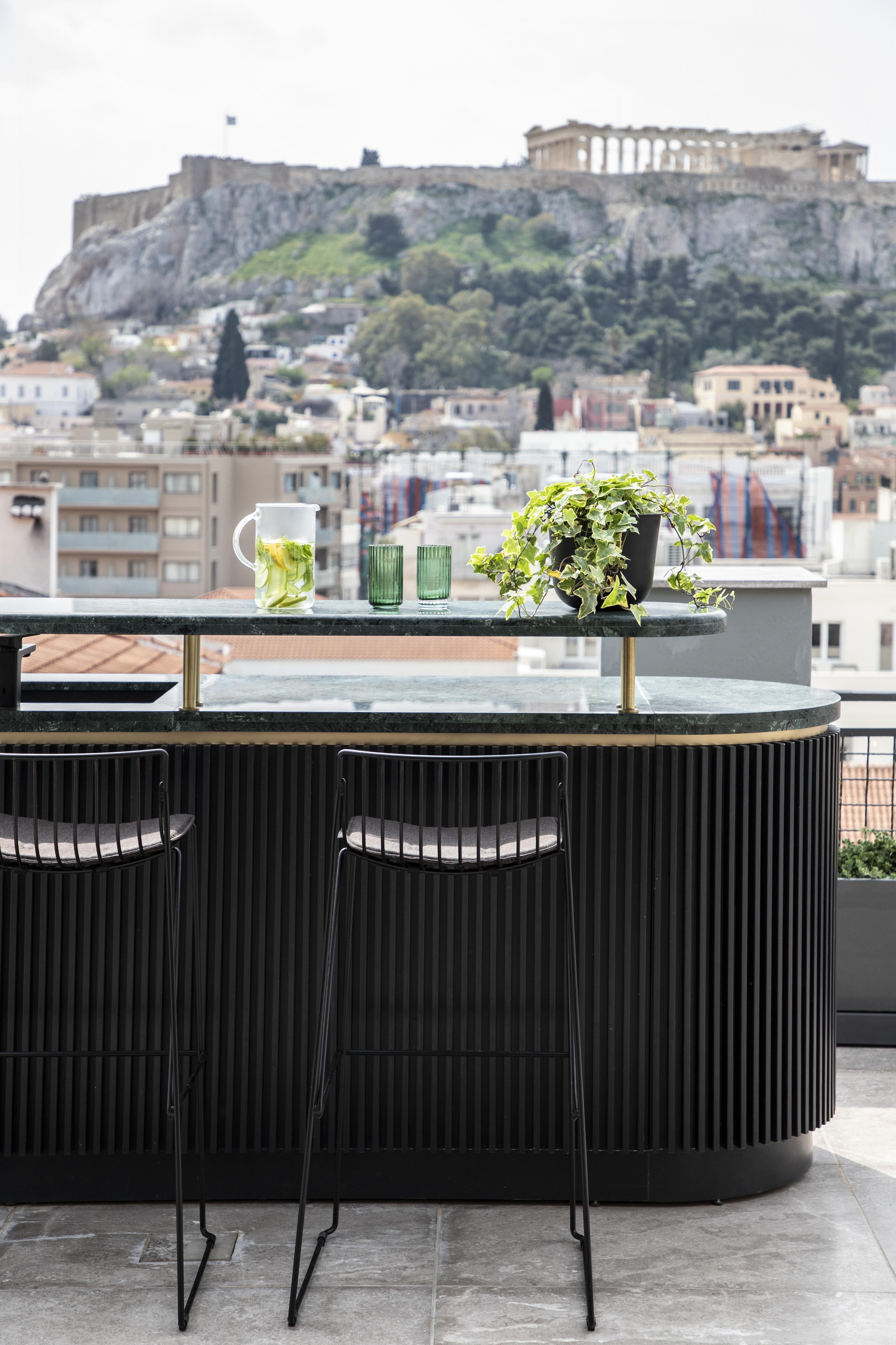 Perianth Hotel Athen Eksteriør billede A balcony