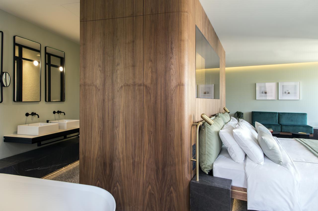 Perianth Hotel Athen Eksteriør billede A room at the hotel